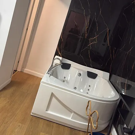 Nocleg ze śniadaniem Mirosa Luxury 3*